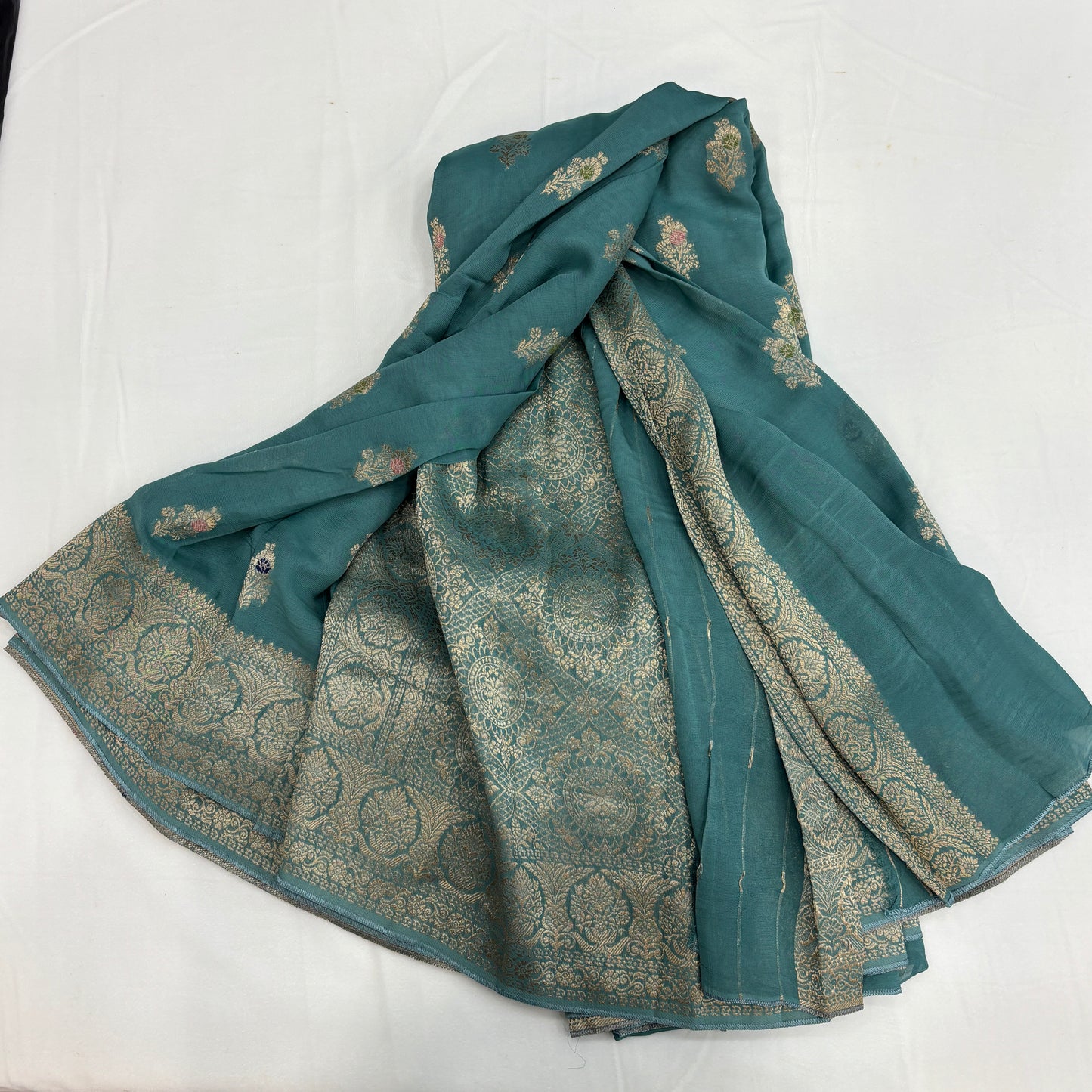 Premium Viscose Georgette Saree for Women | Elegant Floral Design with Self Weave & Zari Border | Wedding, Festive & Party Wear | Radha By Rapid Rashmi