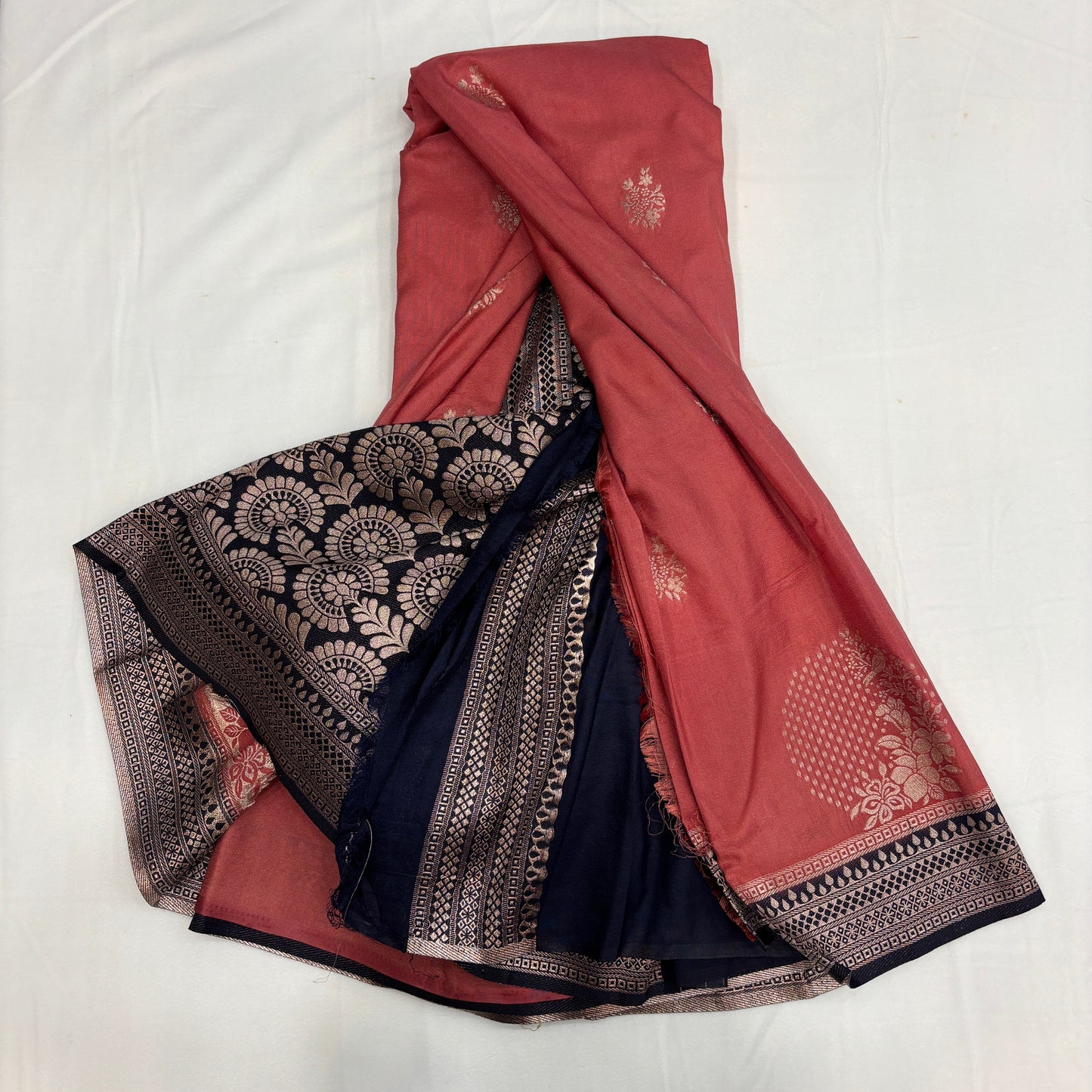 Premium Georgette Saree for Women | Elegant Floral Design with Contrast Weave | Festive, Party & Traditional Wear | Radha By Rapid Rashmi
