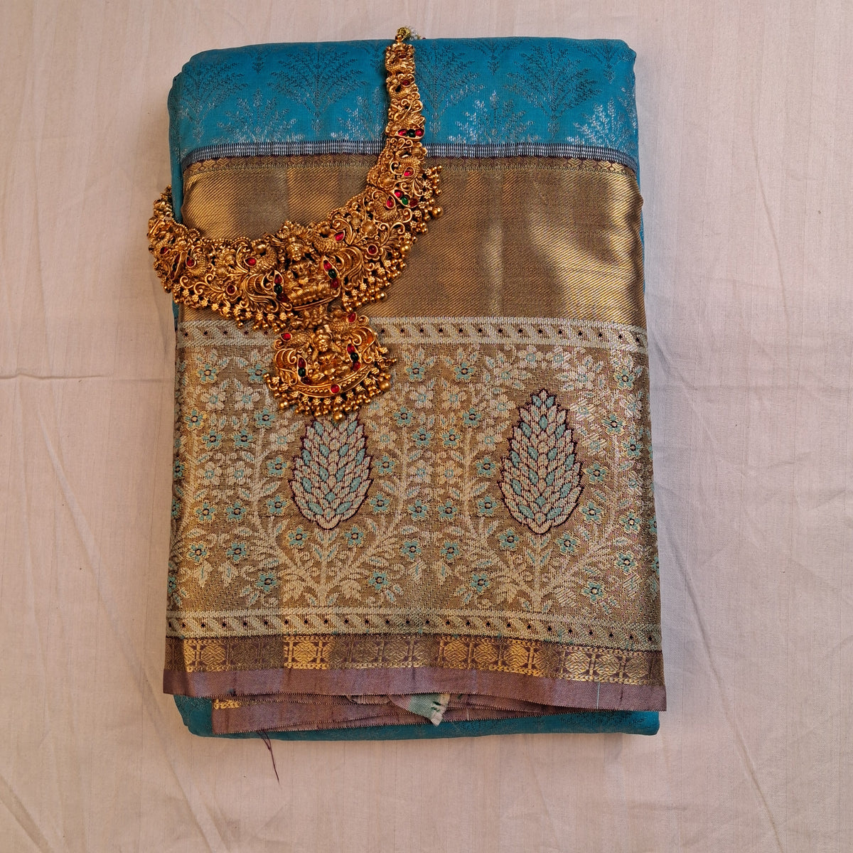 Elegant South Indian Silk Saree in Blue & Purple with Regal Traditional Appeal
