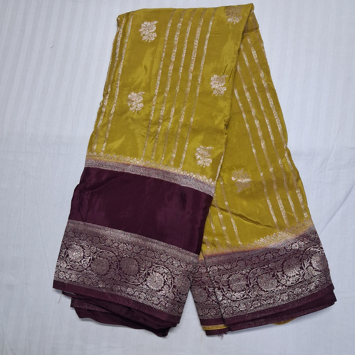 Elegant Viscose Georgette Saree in Olive Mustard, Purple & Green – Striking Dual-Tone Design