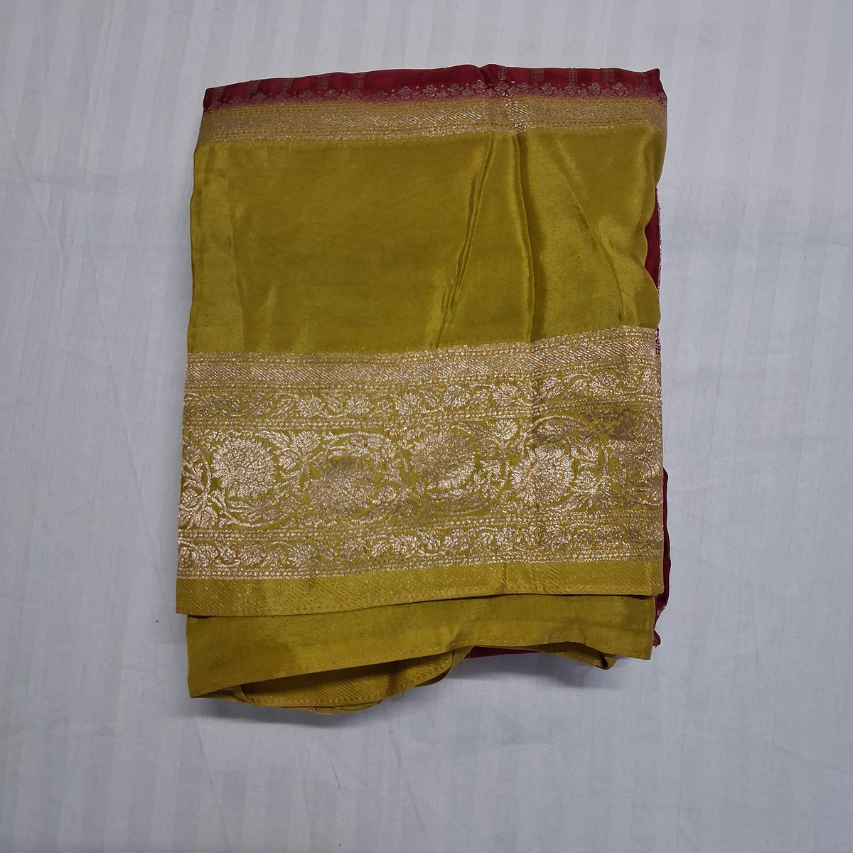 Elegant Viscose Georgette Saree in Olive Mustard, Purple & Green – Striking Dual-Tone Design