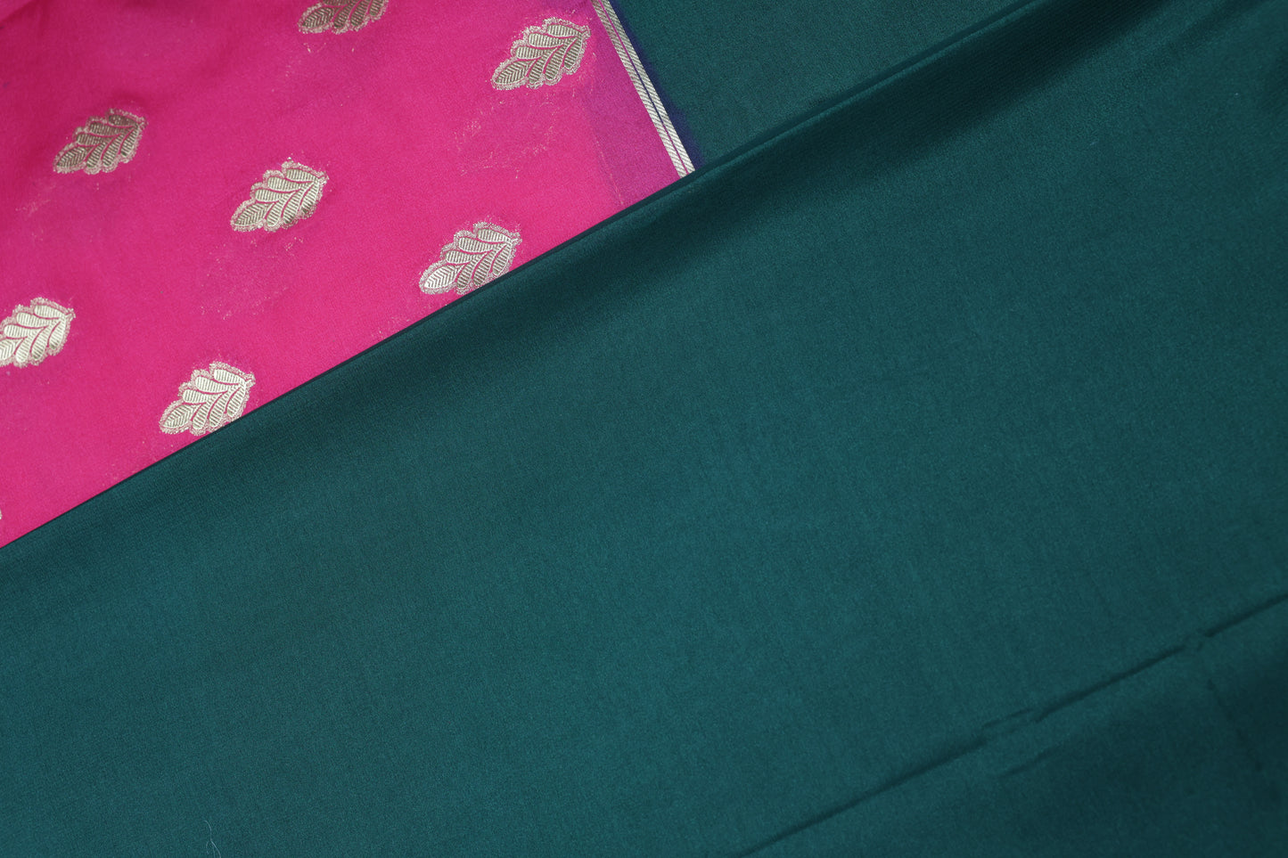 Premium Semi Crepe Dual Tone Silk Saree with Elegant Zari Weaving | Designer Wedding, Festive & Party Wear Saree for Women