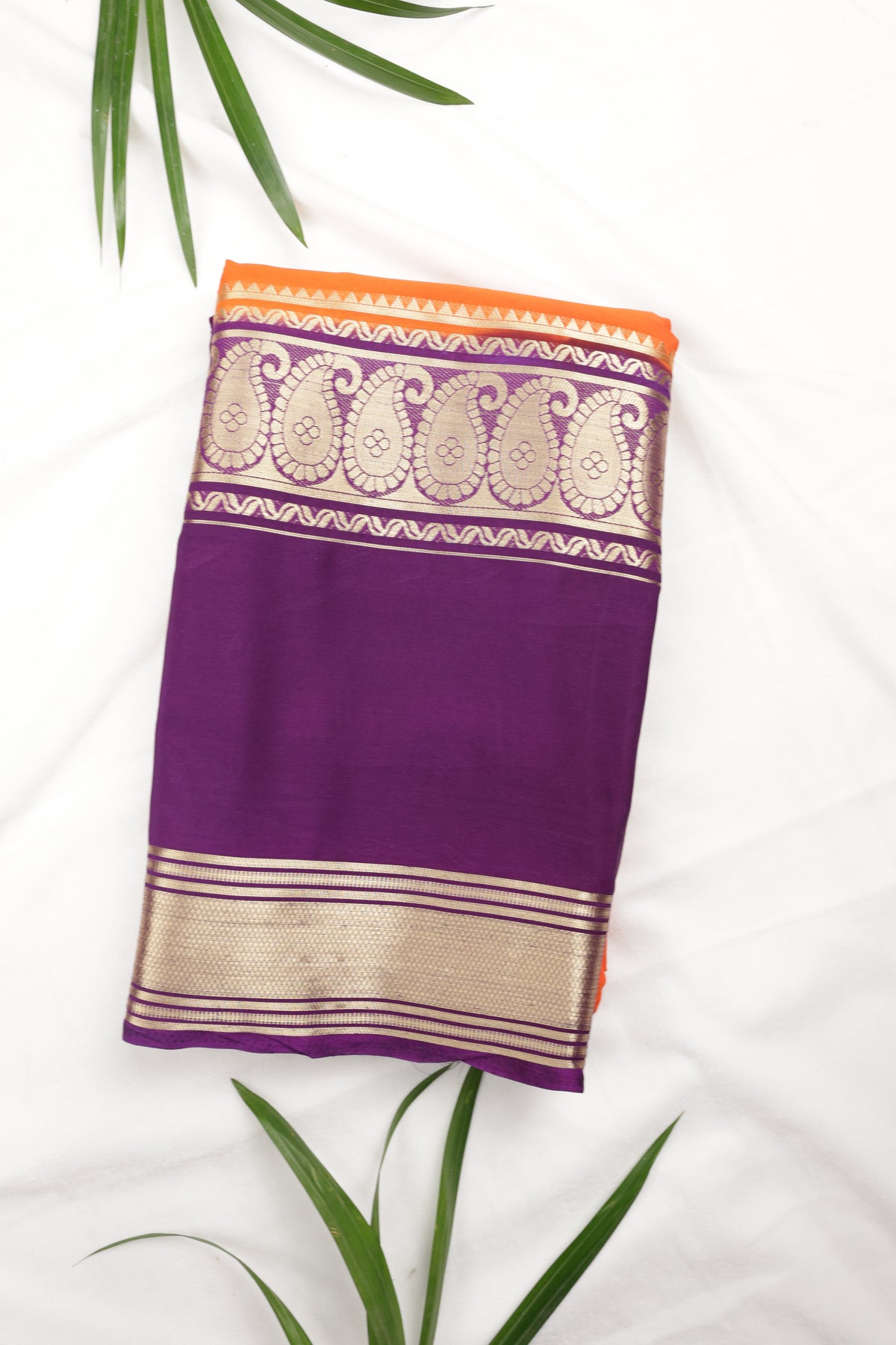 Premium Semi Crepe Dual Tone Saree with Ornate Zari Borders & Paisley Motif | Wedding, Festive & Party Wear Semi Saree for Women