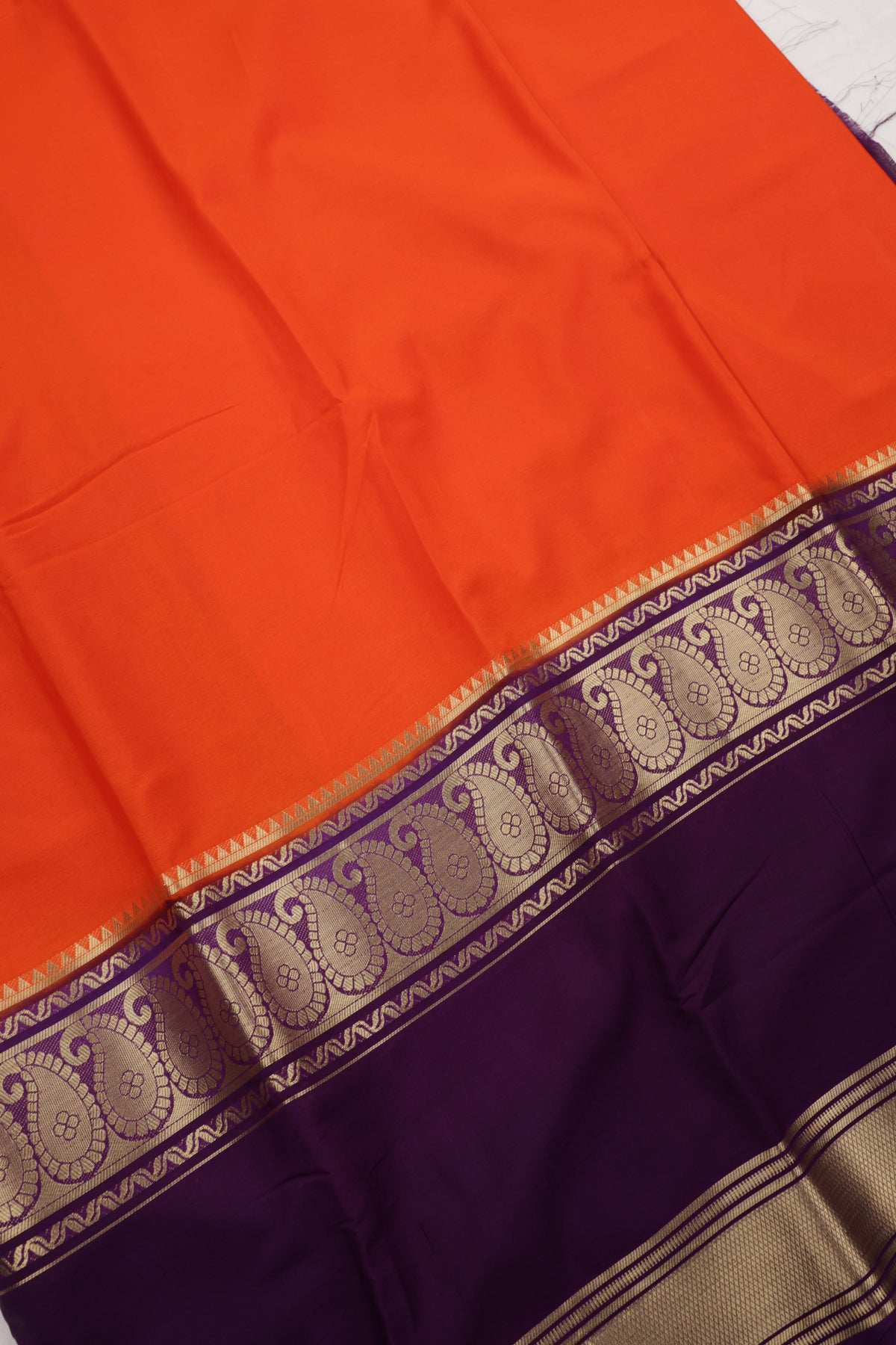 Premium Semi Crepe Dual Tone Saree with Ornate Zari Borders & Paisley Motif | Wedding, Festive & Party Wear Semi Saree for Women