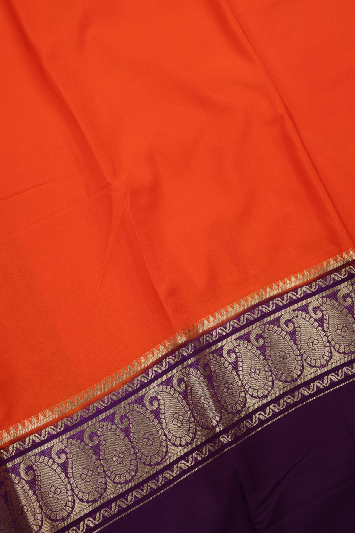 Premium Semi Crepe Dual Tone Saree with Ornate Zari Borders & Paisley Motif | Wedding, Festive & Party Wear Semi Saree for Women