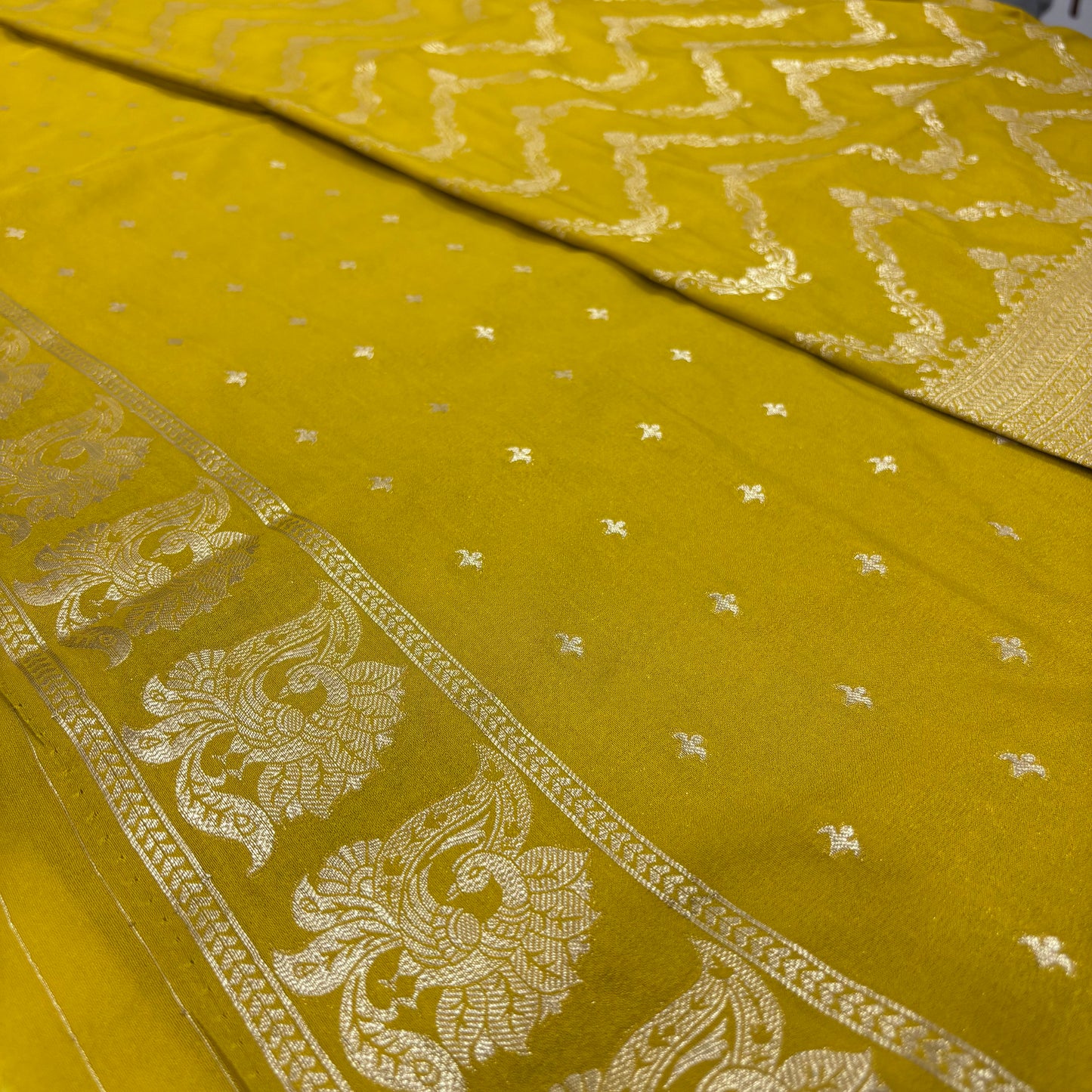 Banarasi Georgette Saree with Rich Pallu & Floral Border | Premium Party Wear Saree