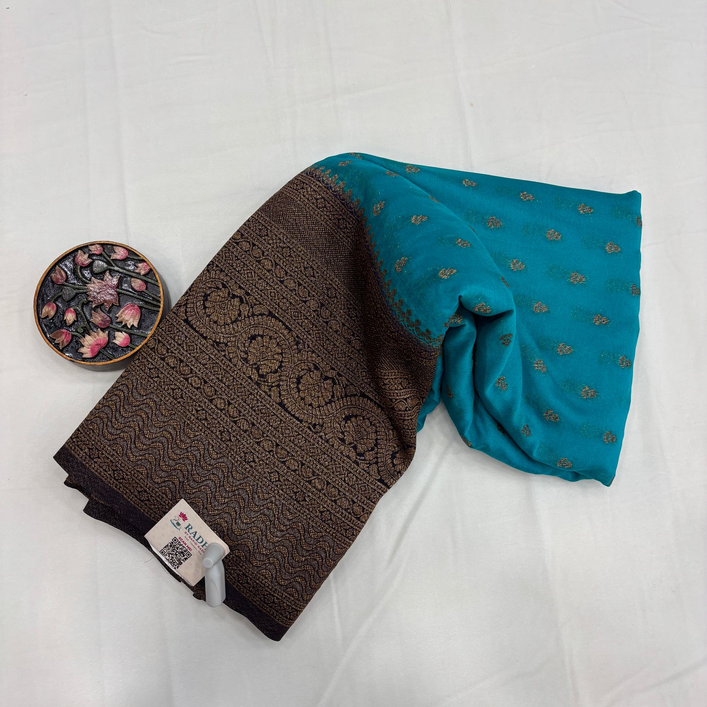 Premium Georgette Saree for Women | Rich Pallu with Grand Border & Elegant Butta Design | Wedding, Reception & Festive Wear | Radha By Rapid Rashmi