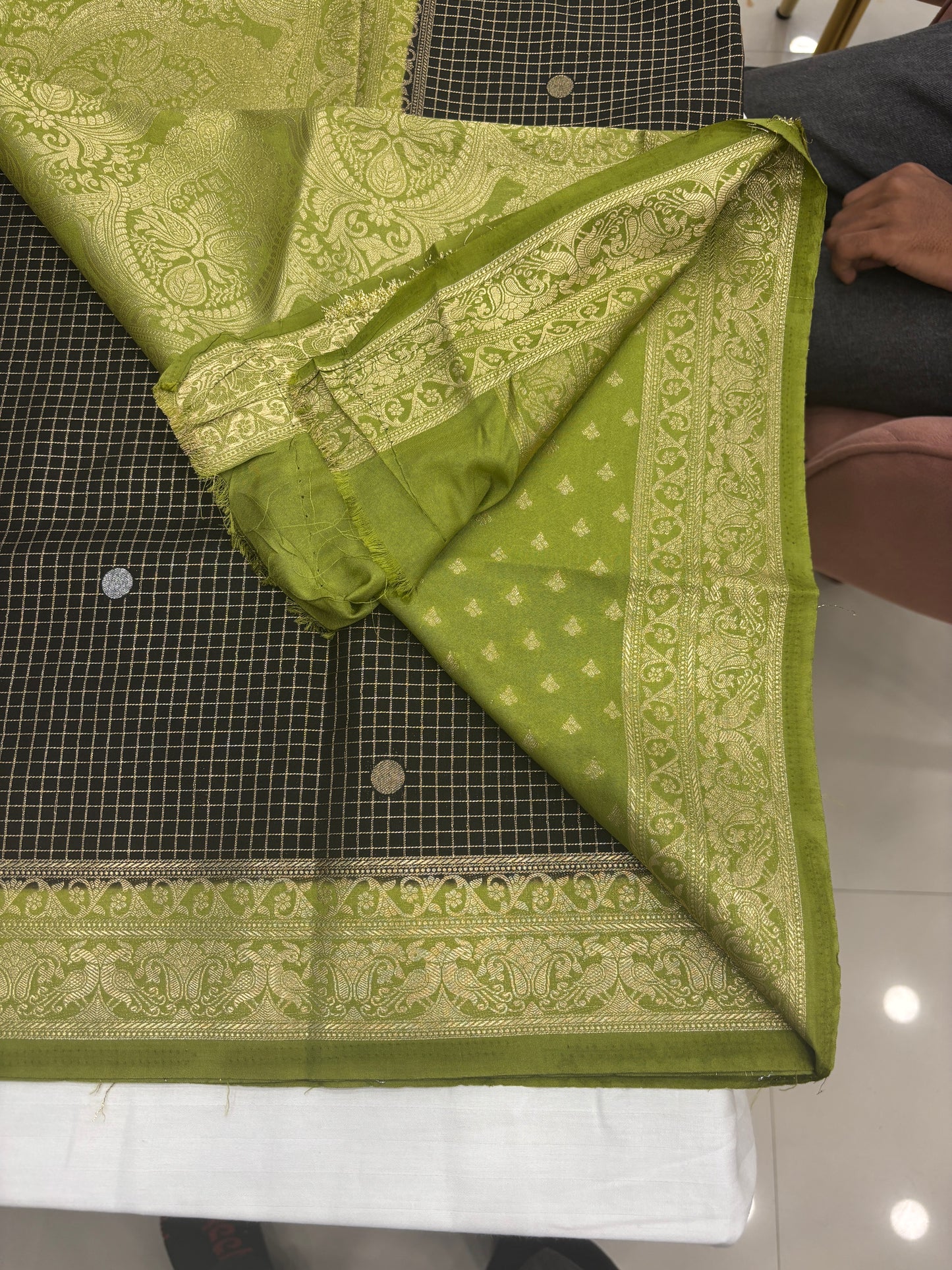 Premium Semi Crepe Saree with Gandaberunda Motif, Bentex Border & Zari Checks | Designer Wedding, Festive & Party Wear Saree for Women