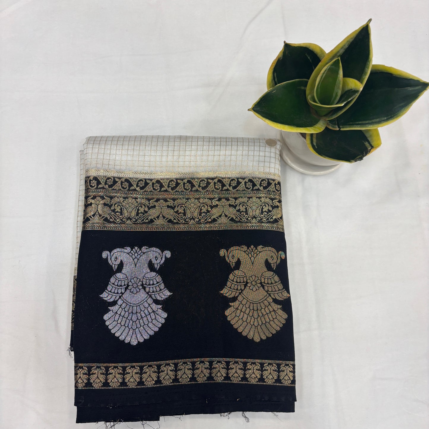 Premium Semi Crepe Saree with Gandaberunda Motif, Bentex Border & Zari Checks | Designer Wedding, Festive & Party Wear Saree for Women