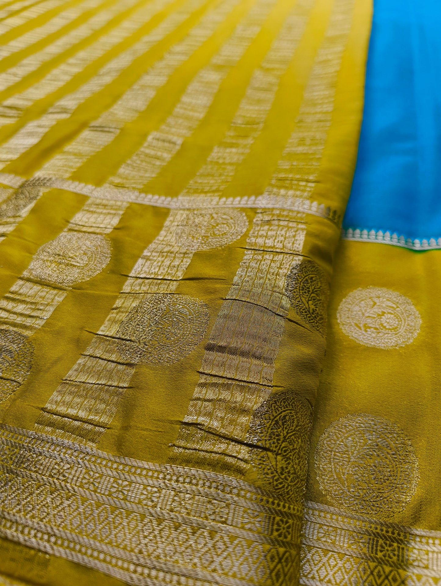 Premium Semi Crepe Silk Saree with Elegant Dual Tone Design & Rich Contrast Weave | Wedding, Festive & Party Wear | Radha By Rapid Rashmi
