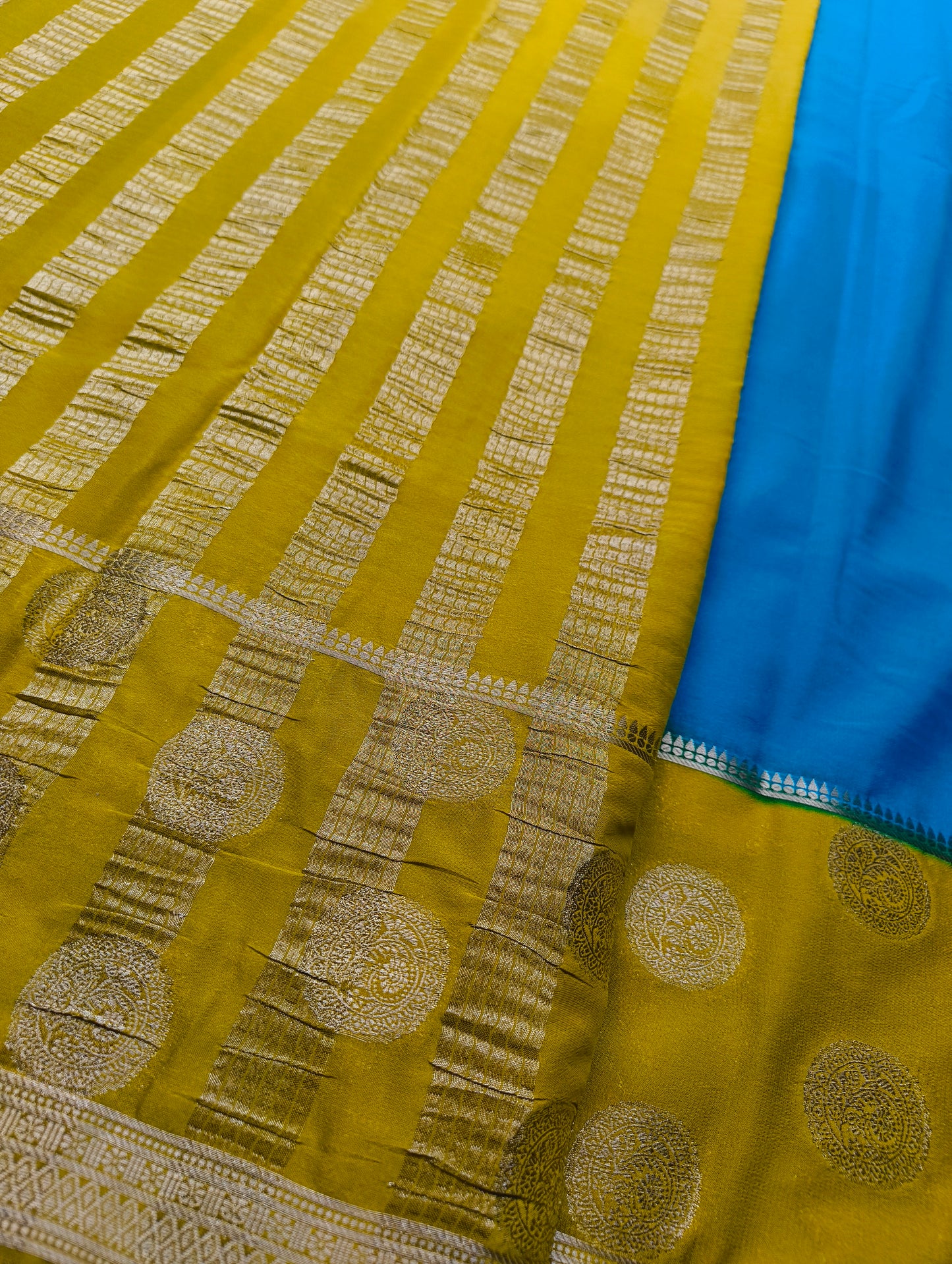 Premium Semi Crepe Silk Saree with Elegant Dual Tone Design & Rich Contrast Weave | Wedding, Festive & Party Wear | Radha By Rapid Rashmi