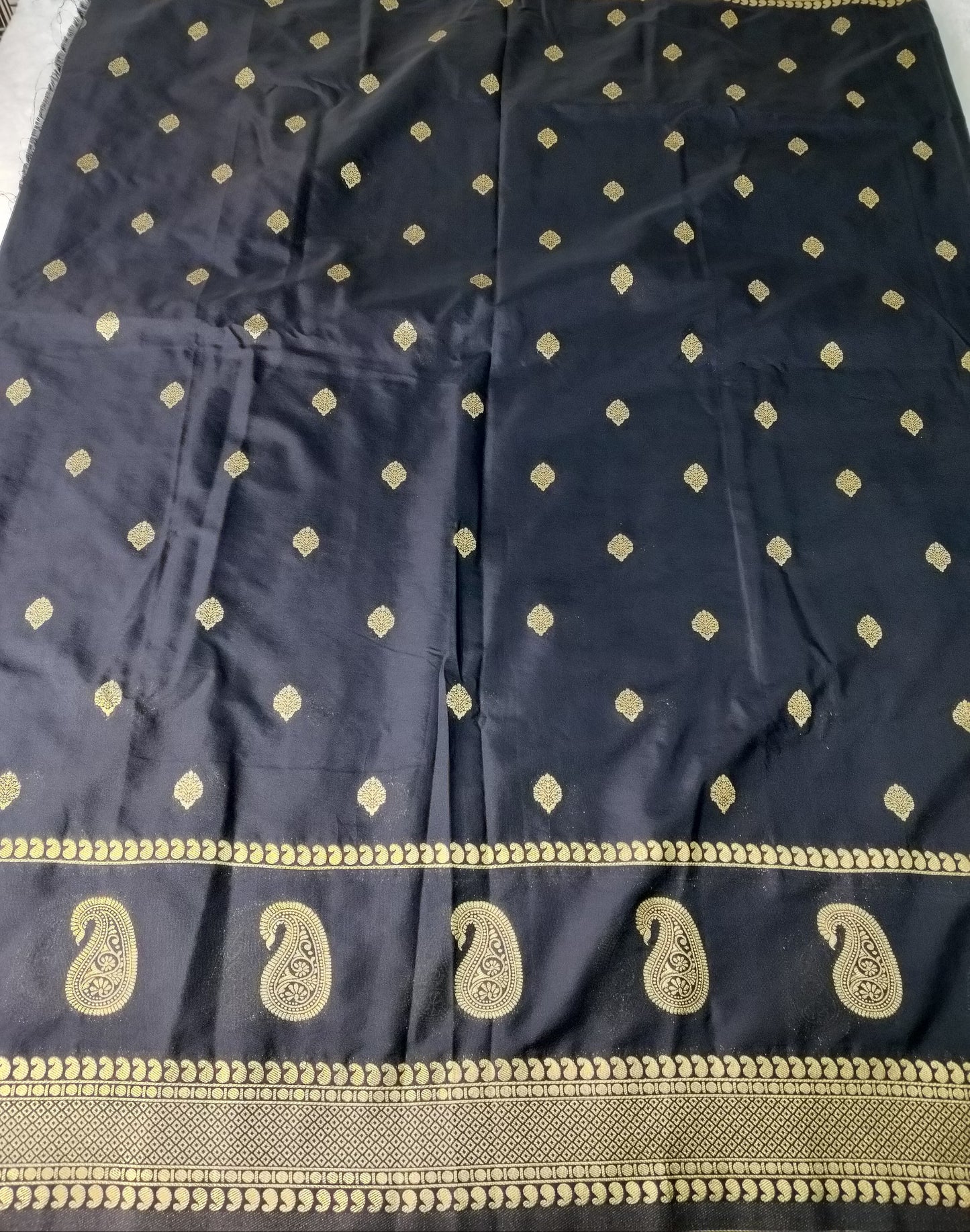 ND Crepe Silk Saree – Premium Chex Bentex Crepe Silk with Rich Pallu(Code SS-09)