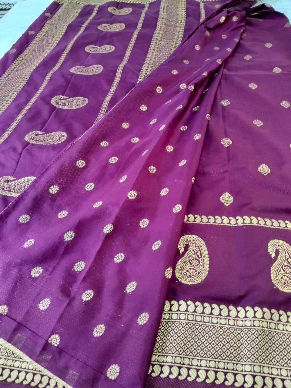 ND Crepe Silk Saree – Premium Chex Bentex Crepe Silk with Rich Pallu(Code SS-09)