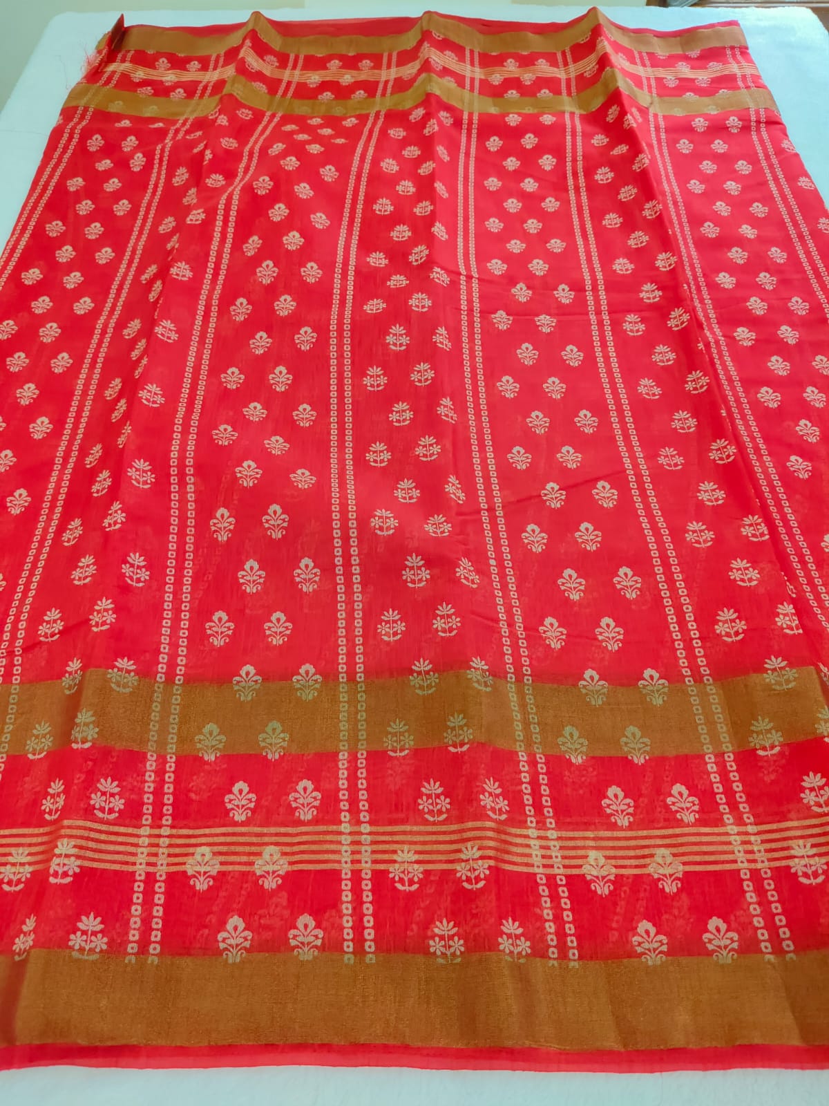 Elegant Linen Saree with Gold Zari Design | Soft & Breathable Daily Wear - SS -108